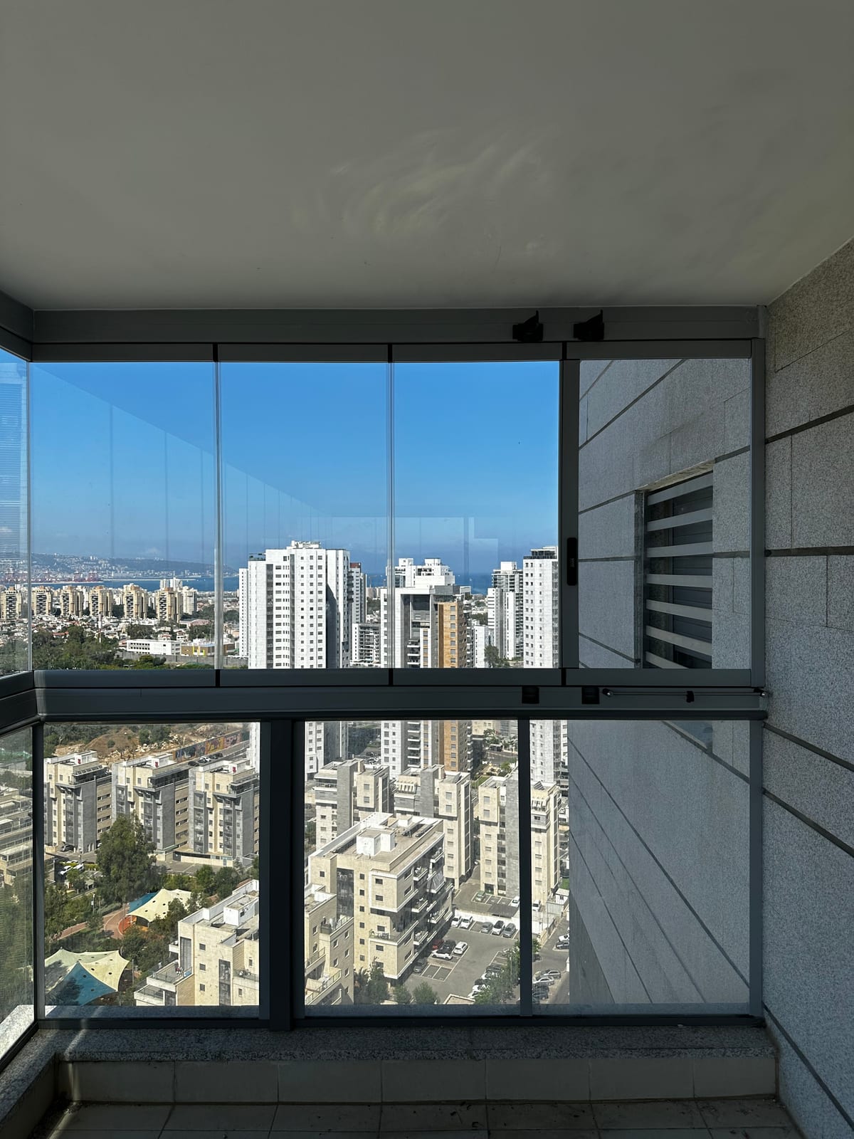 TIARA · קריית מוצקין — תמונה 2